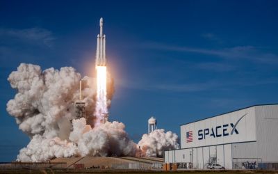 SpaceX ar fi construit sute de sateliți de spionaj pentru guvernul american