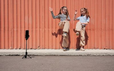 TikTok apelează la un „Consiliul al Tinerilor”, pentru a îmbunătăți siguranța copiilor pe platformă