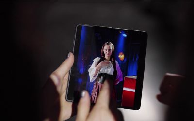 (P) HONOR 200 Pro este telefonul adevăraților câștigători! Aura Șova, câștigătoarea trofeului Vocea României, certifică asta